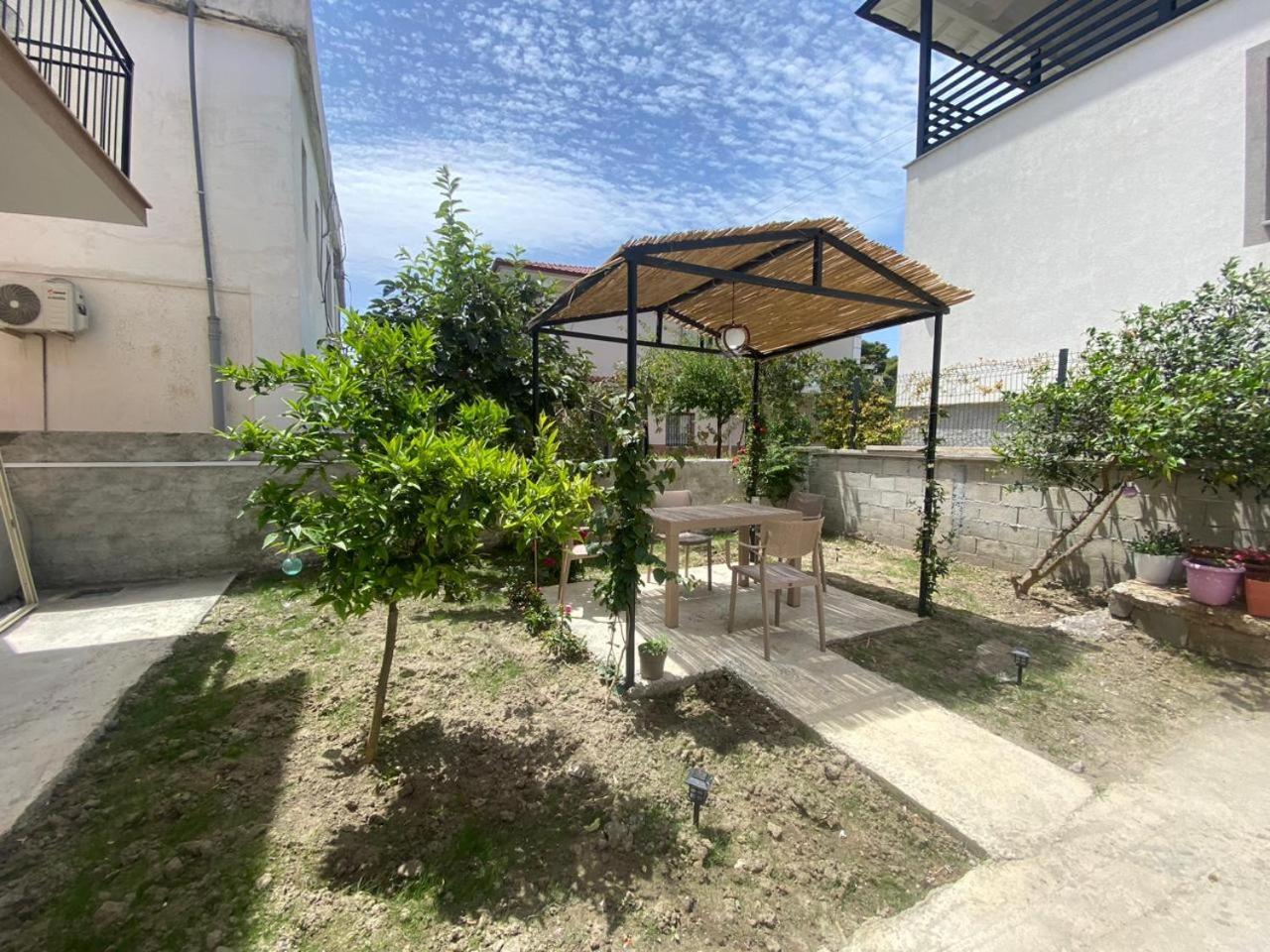 Vila Luani Vlorë Buitenkant foto